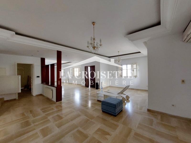 Villa S+4 avec piscine à La Marsa